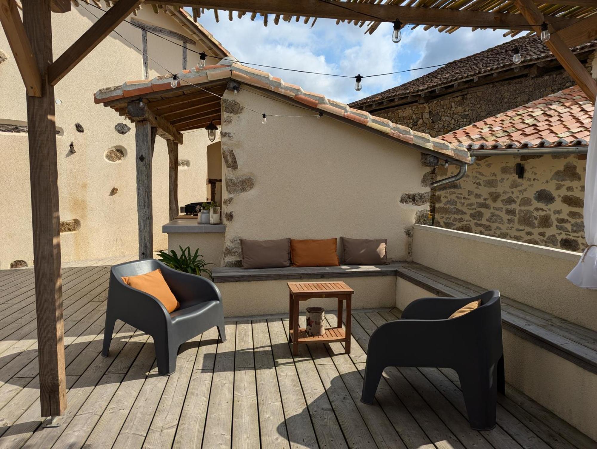 Gite A L'Ombre Des Magnolias Lesterps Exterior photo